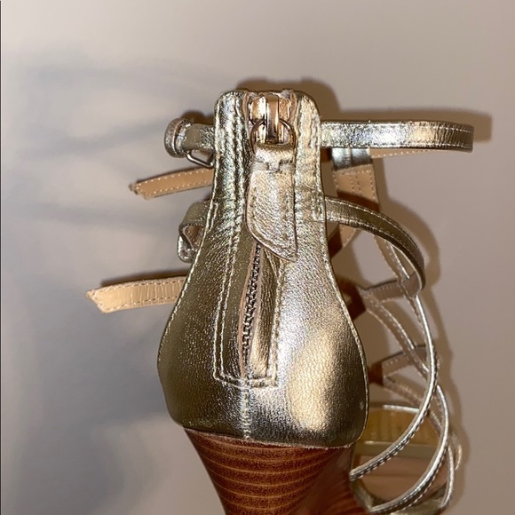 Heels - Picture 3 of 3